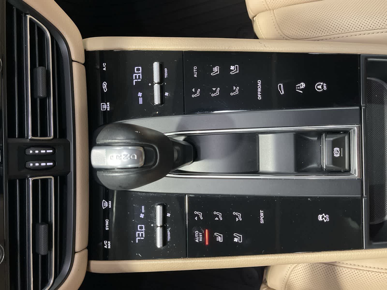 Thumbnail: 2024 Porsche Macan - 29