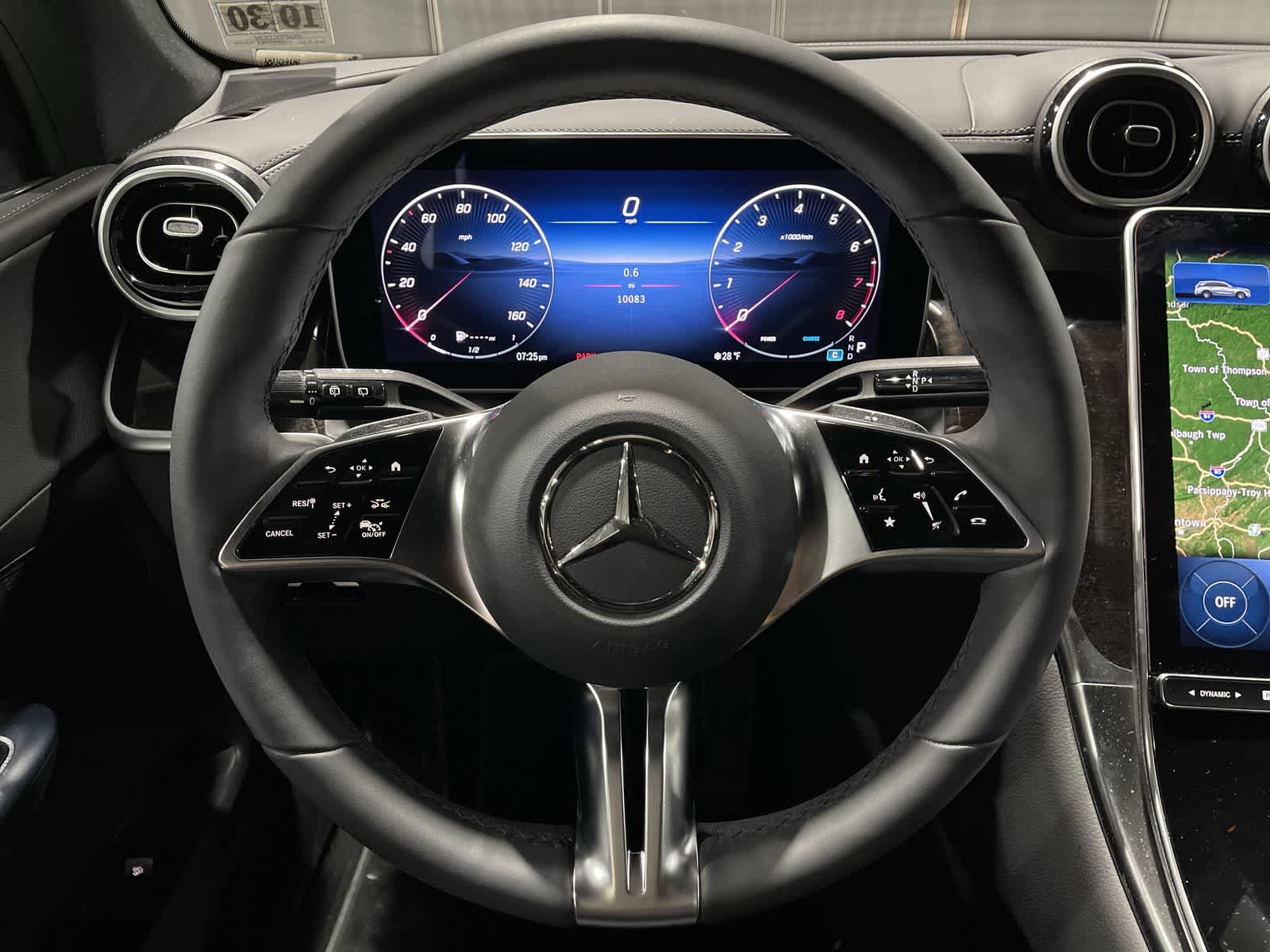 Thumbnail: 2025 Mercedes-Benz GLC - 27