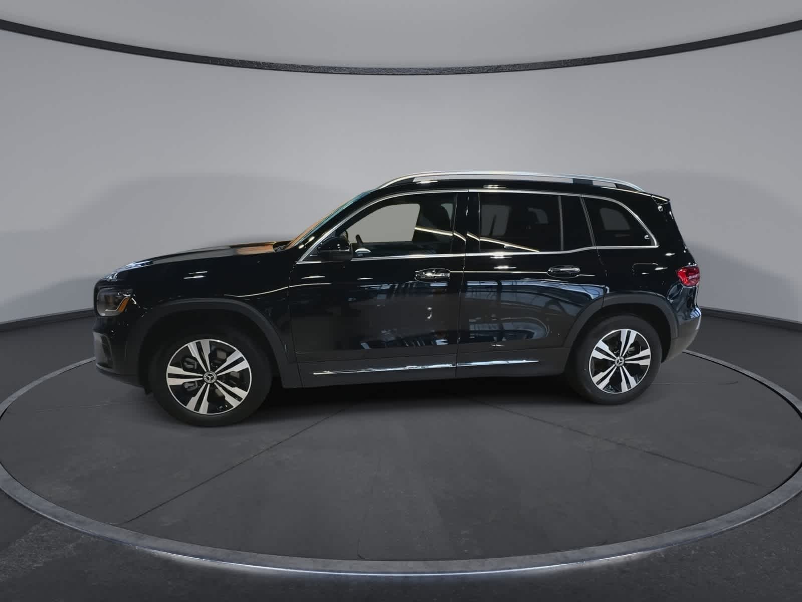 Thumbnail: 2025 Mercedes-Benz GLB - 8