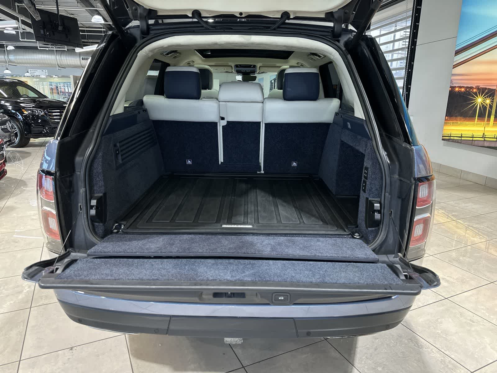 Thumbnail: 2021 Land Rover Range Rover - 31