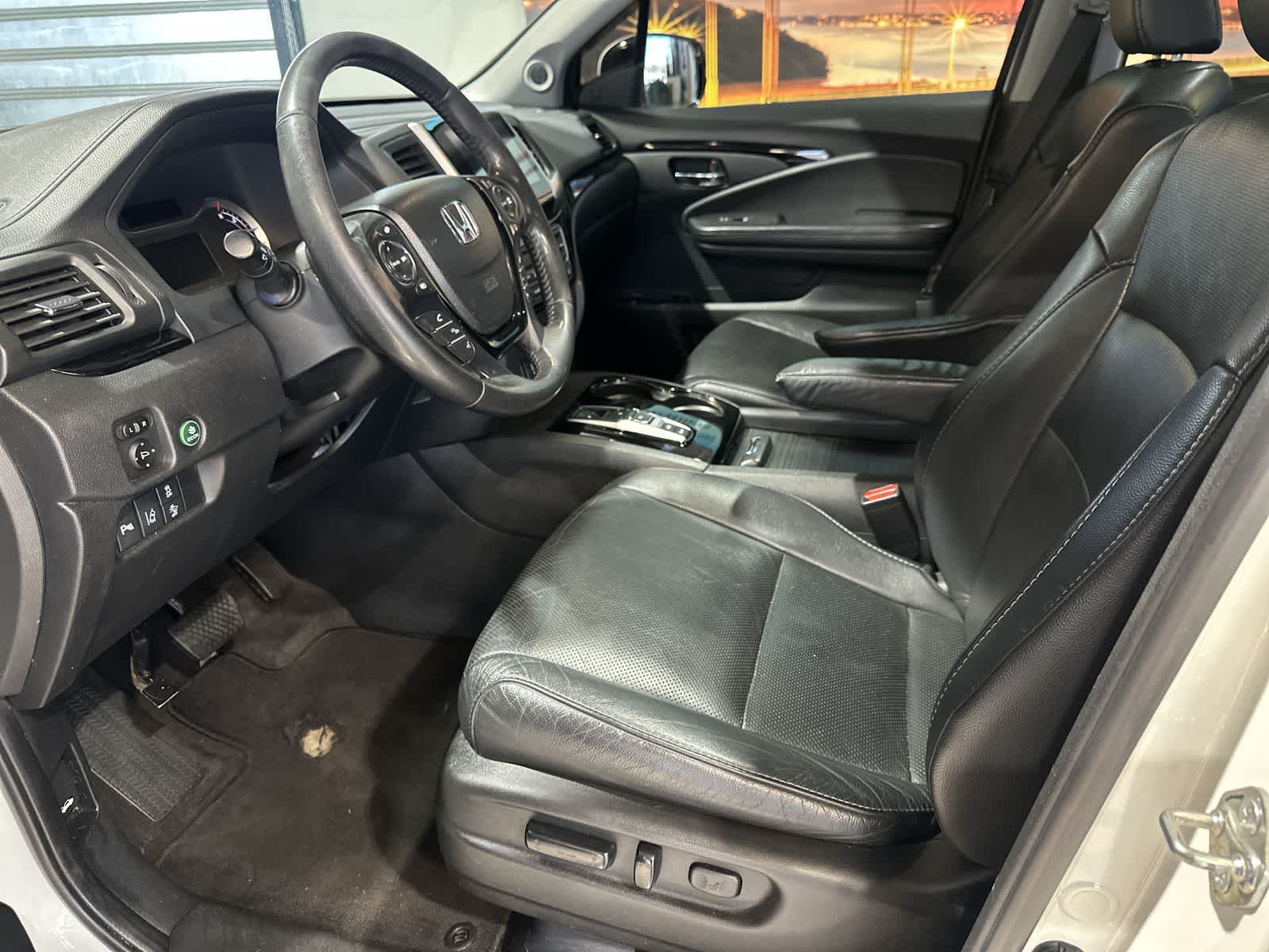 Thumbnail: 2017 Honda Pilot - 14