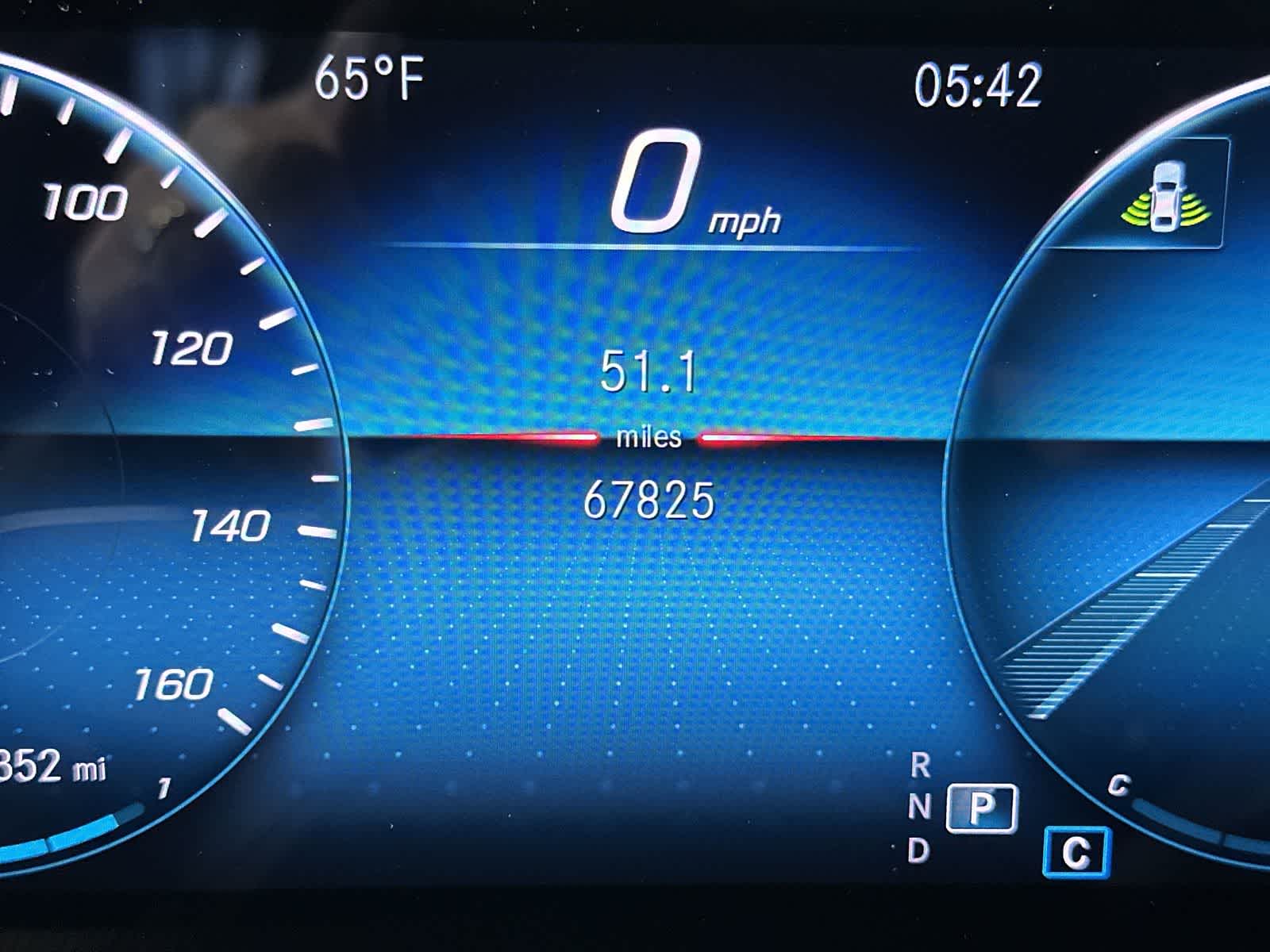 Thumbnail: 2020 Mercedes-Benz GLB - 30