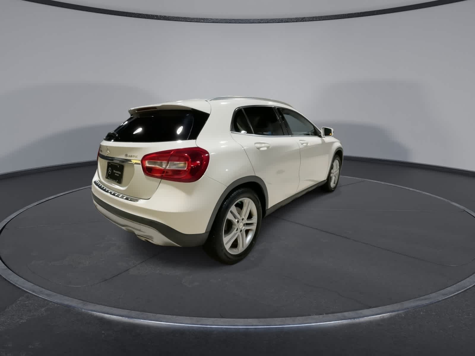Thumbnail: 2015 Mercedes-Benz GLA - 11