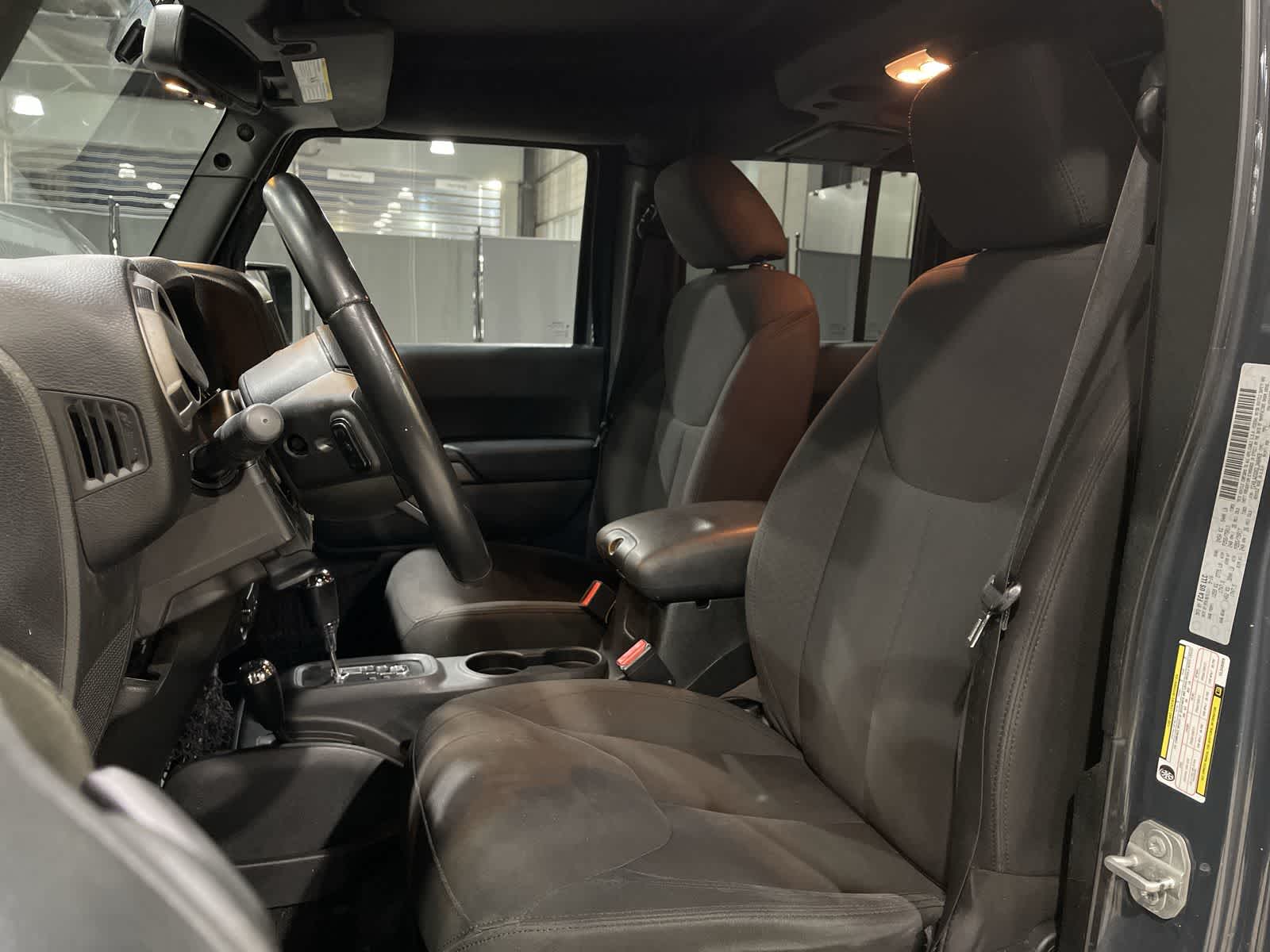 Thumbnail: 2016 Jeep Wrangler - 23