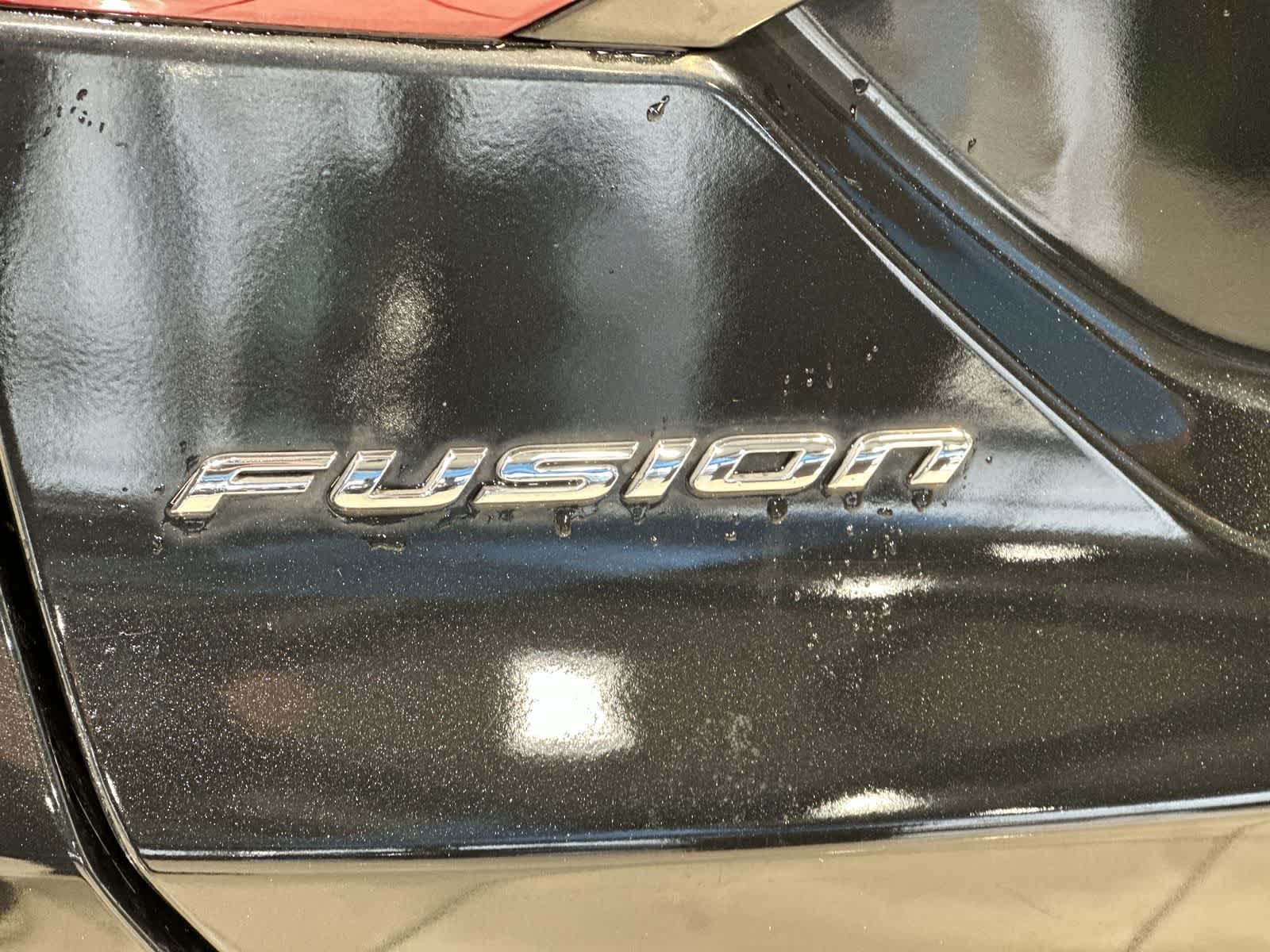 Thumbnail: 2013 Ford Fusion - 19