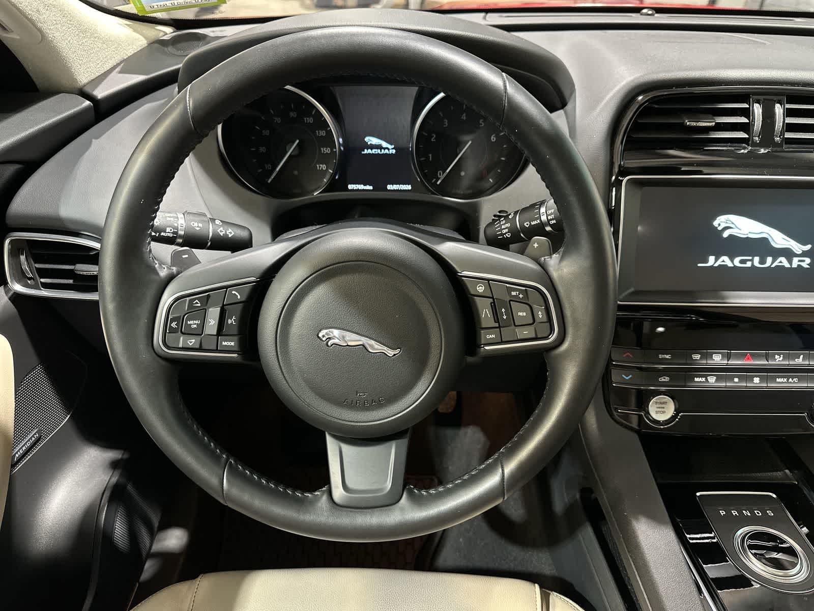 Thumbnail: 2020 Jaguar F-Pace - 27