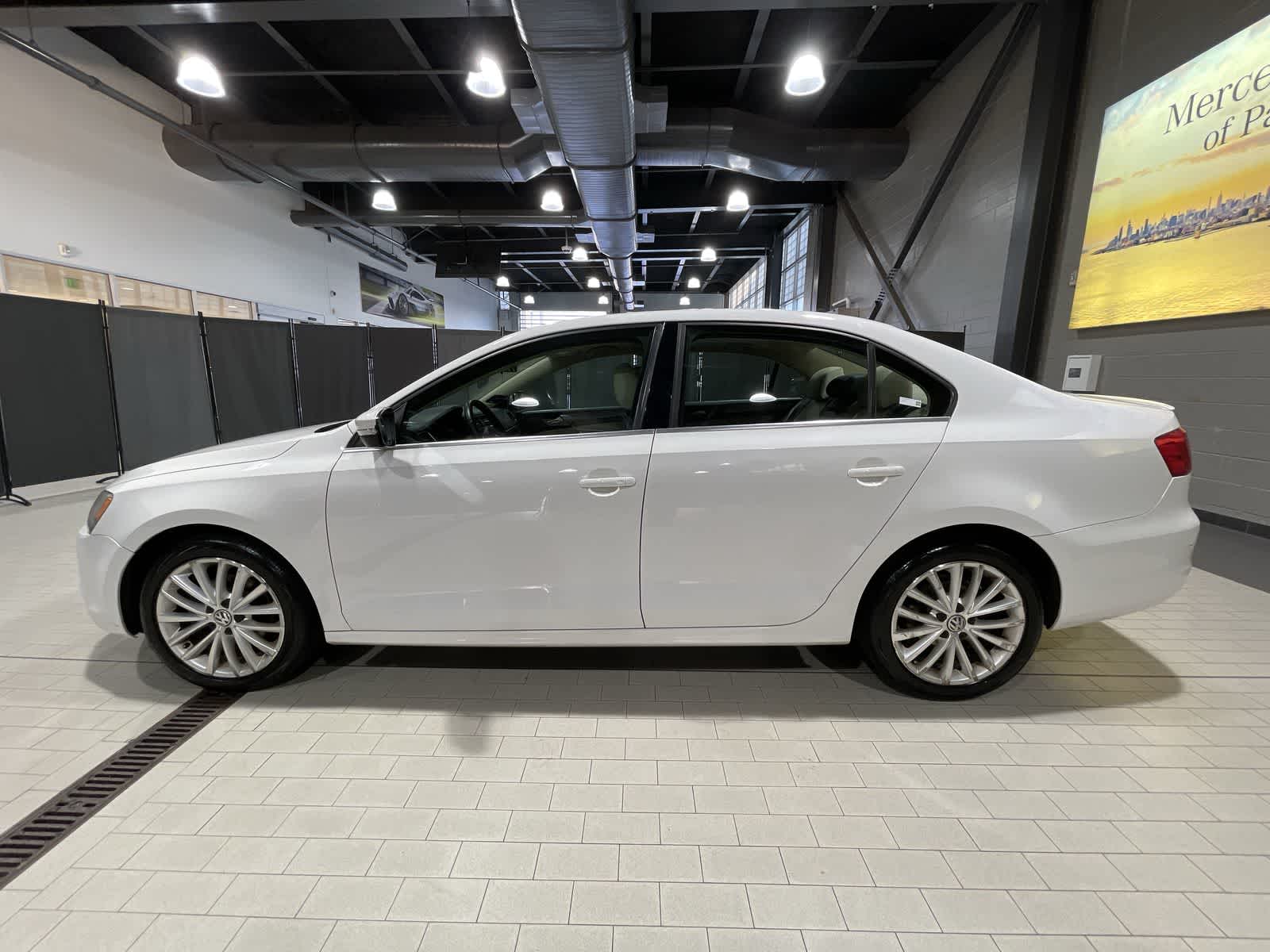 Thumbnail: 2014 Volkswagen Jetta - 15