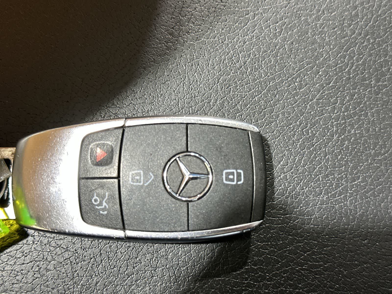 Thumbnail: 2022 Mercedes-Benz GLC - 32