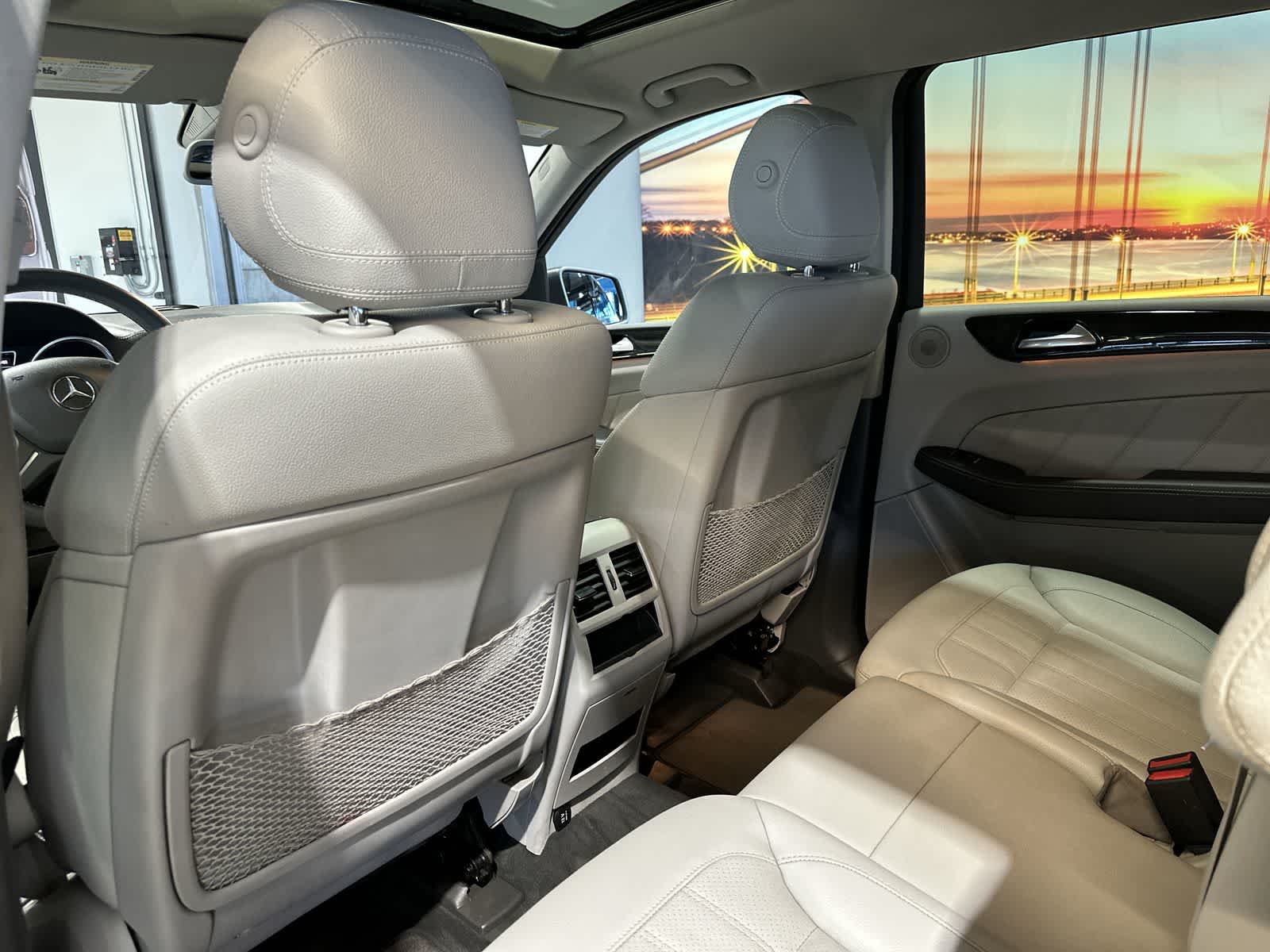 Thumbnail: 2016 Mercedes-Benz GL-Class - 24