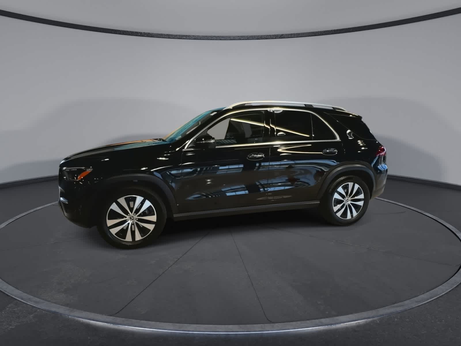 Thumbnail: 2026 Mercedes-Benz GLE - 6