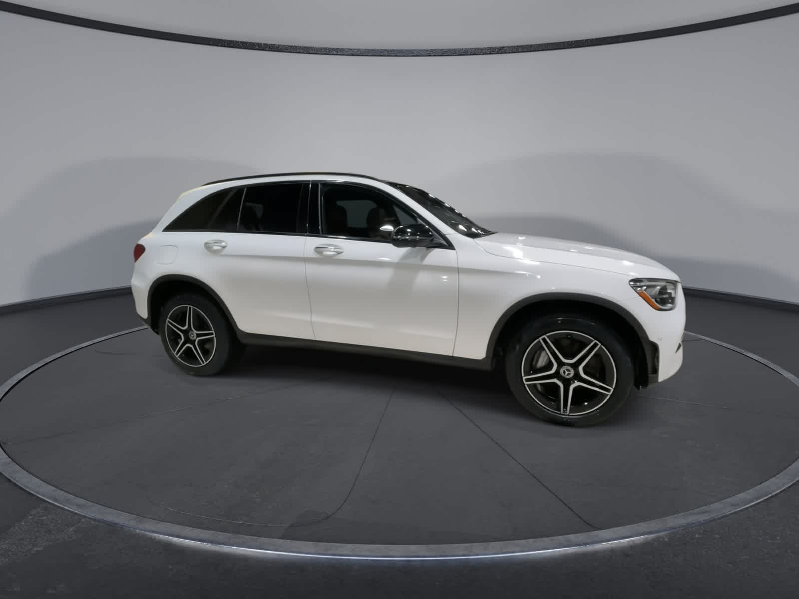 Thumbnail: 2022 Mercedes-Benz GLC - 2