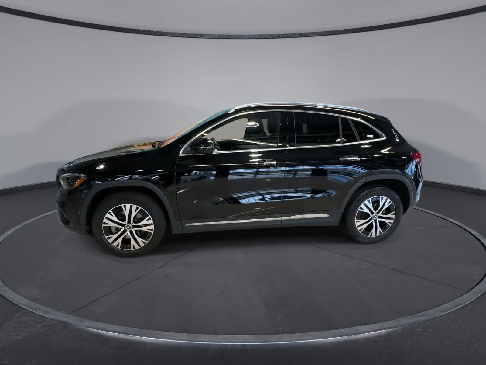 Thumbnail: 2026 Mercedes-Benz GLB - 8