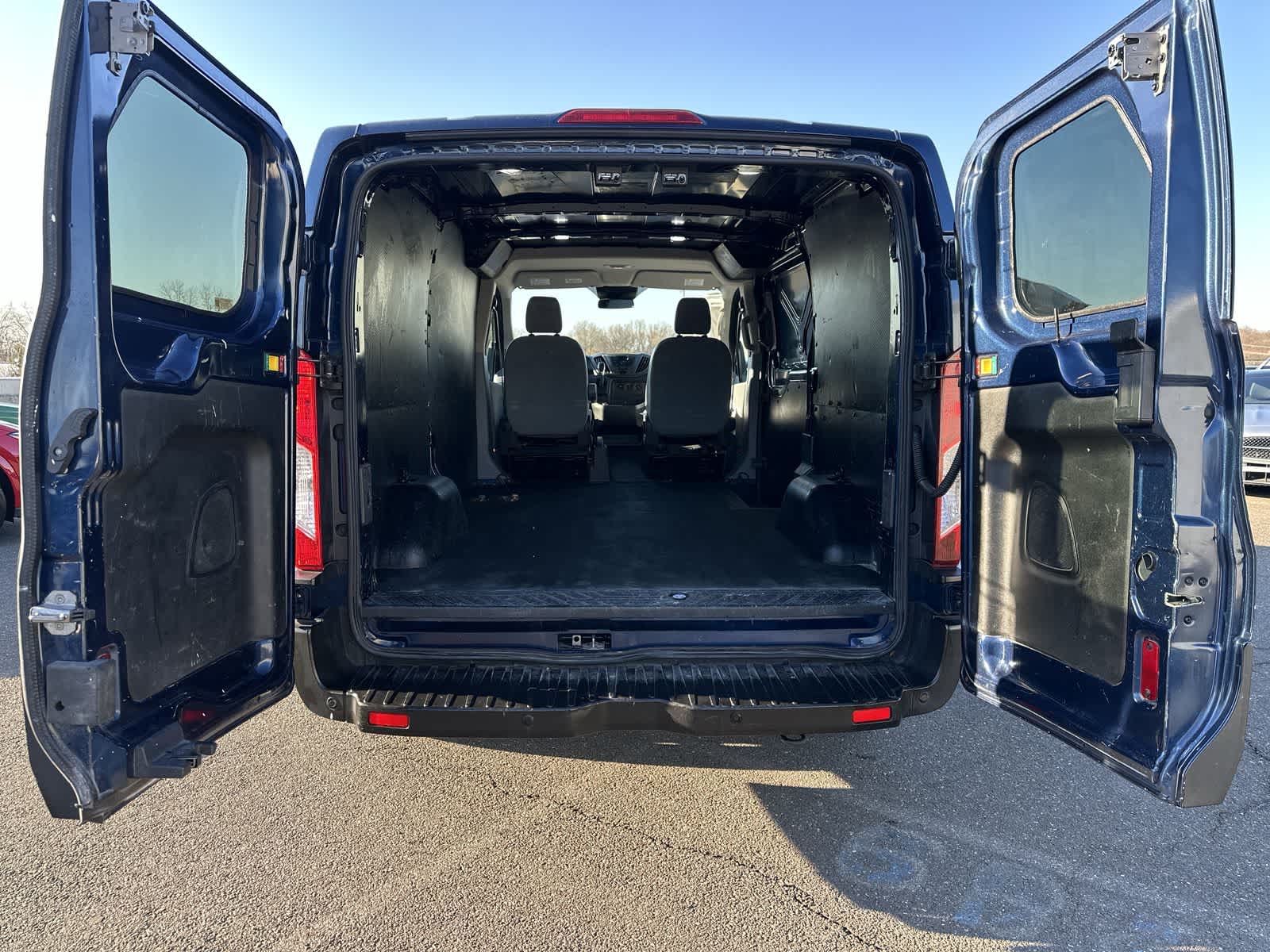 Thumbnail: 2019 Ford Transit Series - 31