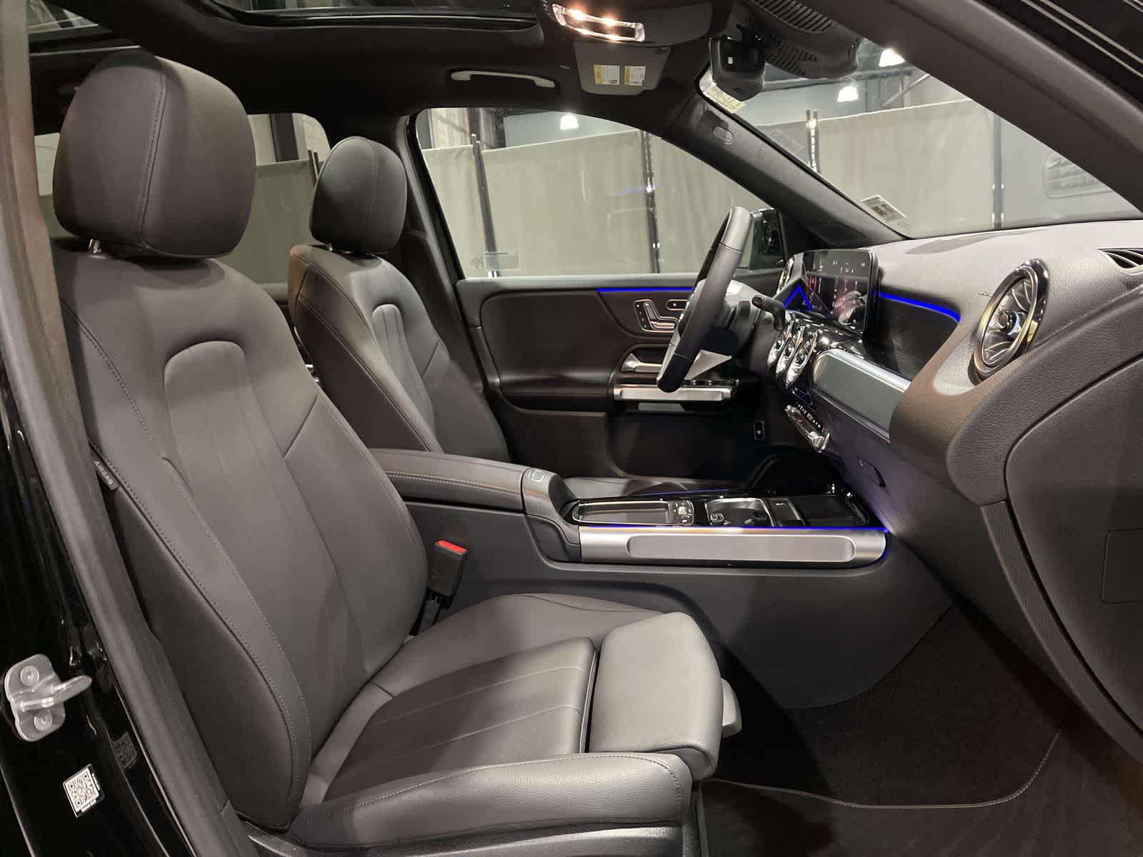 Thumbnail: 2025 Mercedes-Benz GLB - 26