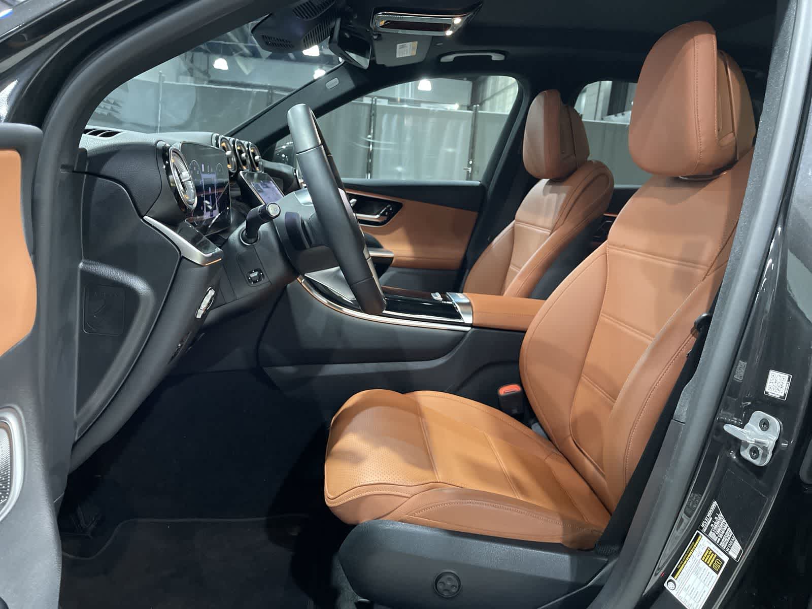 Thumbnail: 2025 Mercedes-Benz GLC - 23