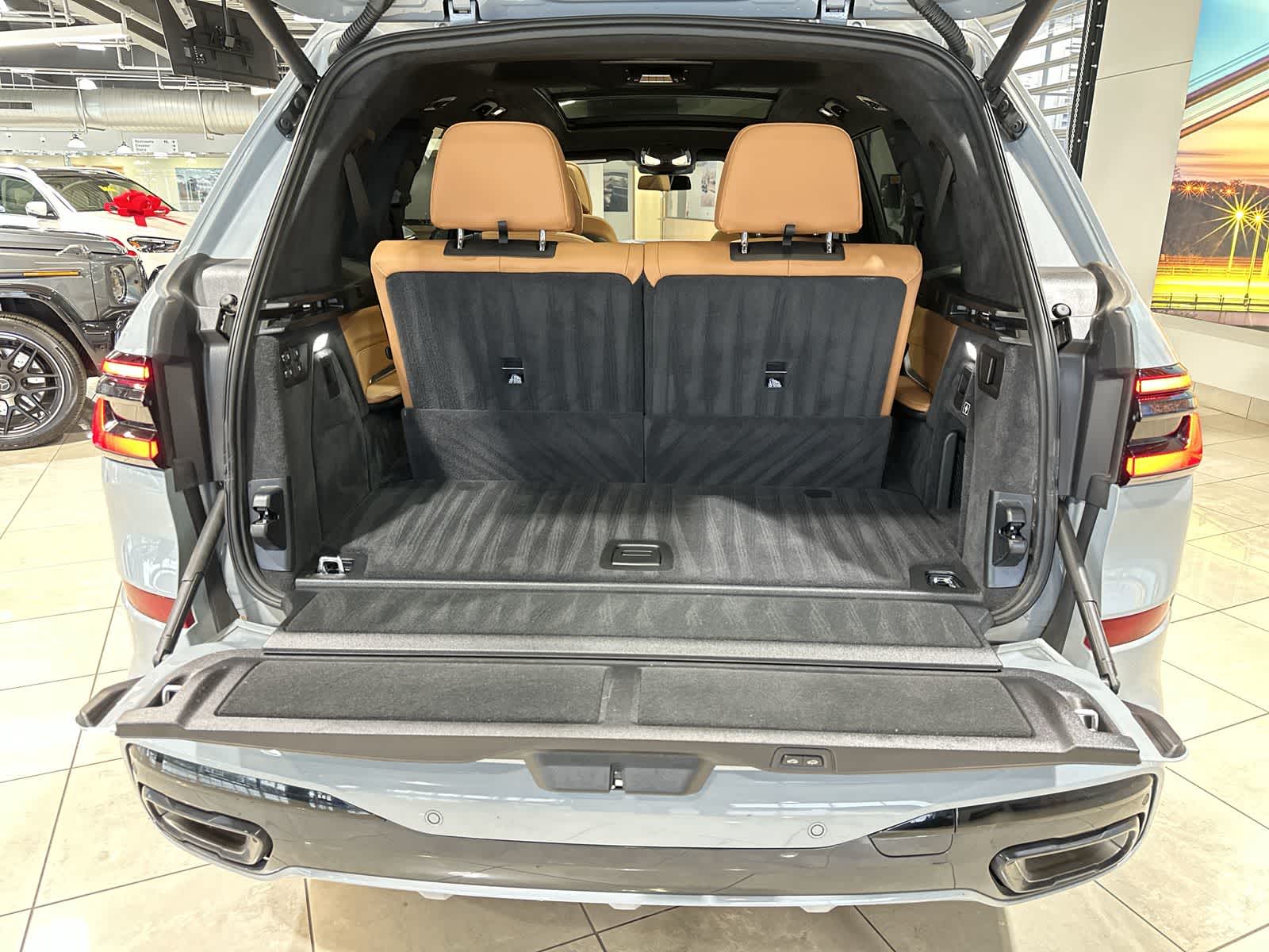 Thumbnail: 2025 BMW X7 - 31