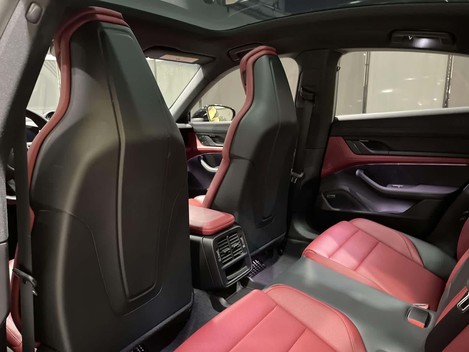 Thumbnail: 2023 Porsche Taycan - 24