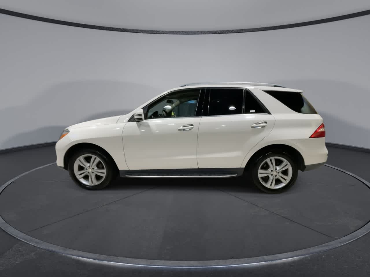 Thumbnail: 2013 Mercedes-Benz M-Class - 8