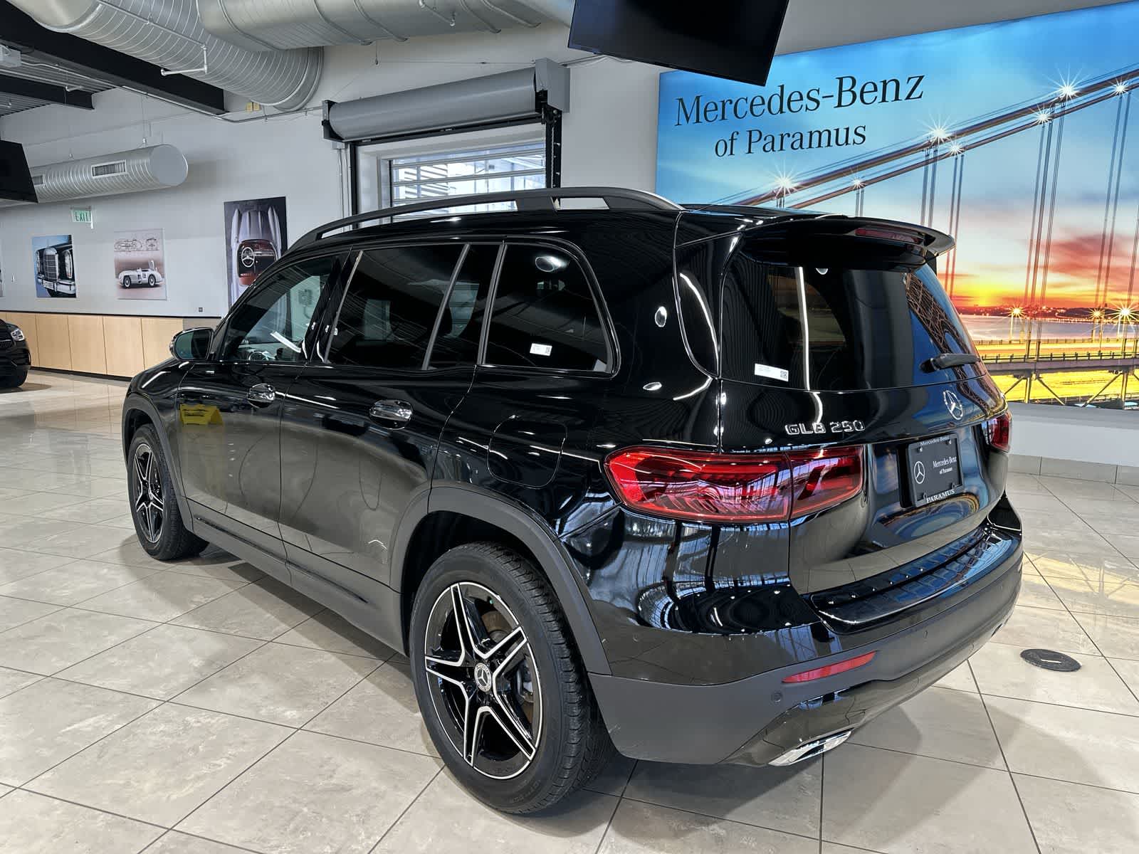 Thumbnail: 2025 Mercedes-Benz GLB - 16