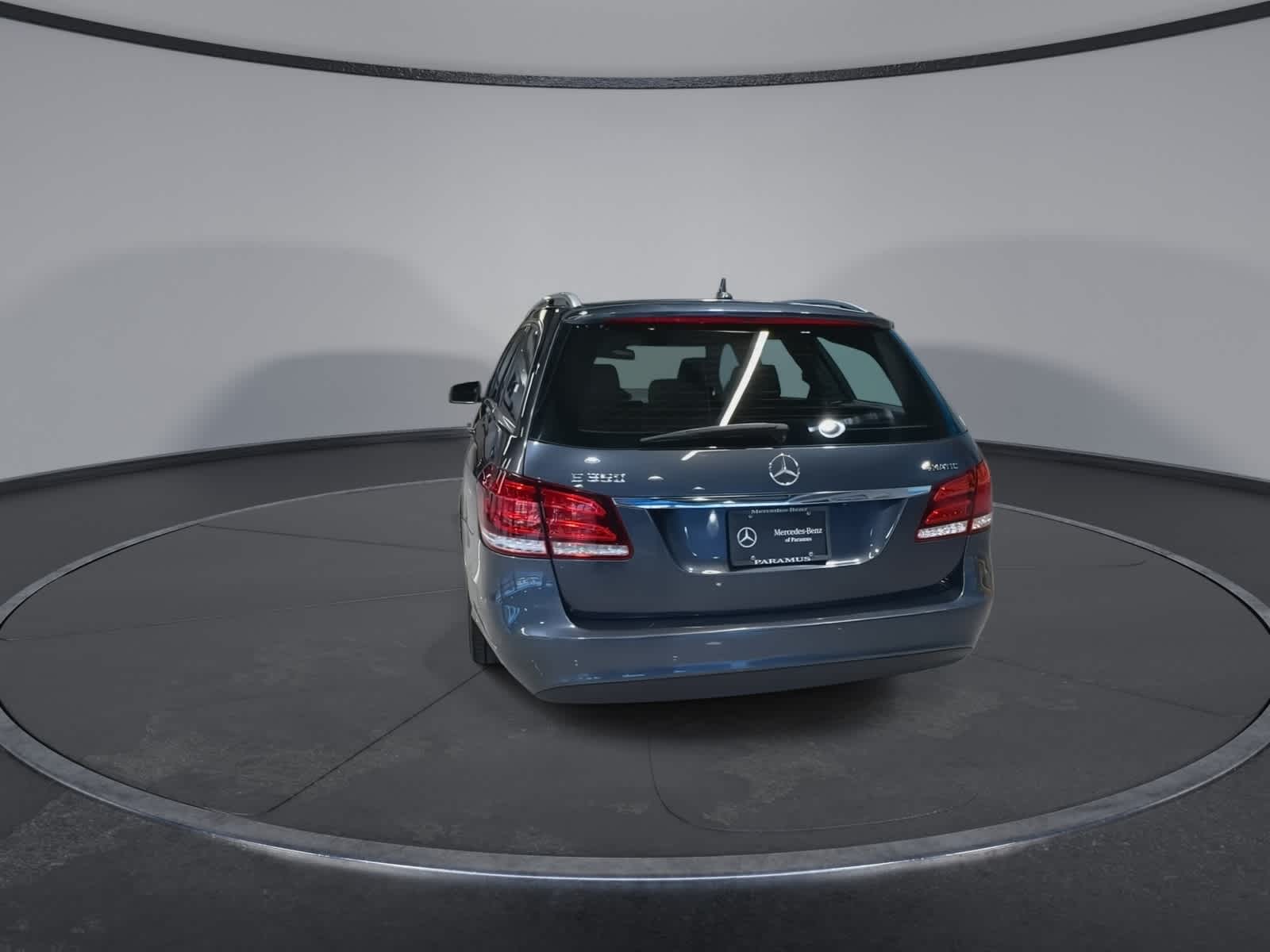 Thumbnail: 2015 Mercedes-Benz E-Class - 9