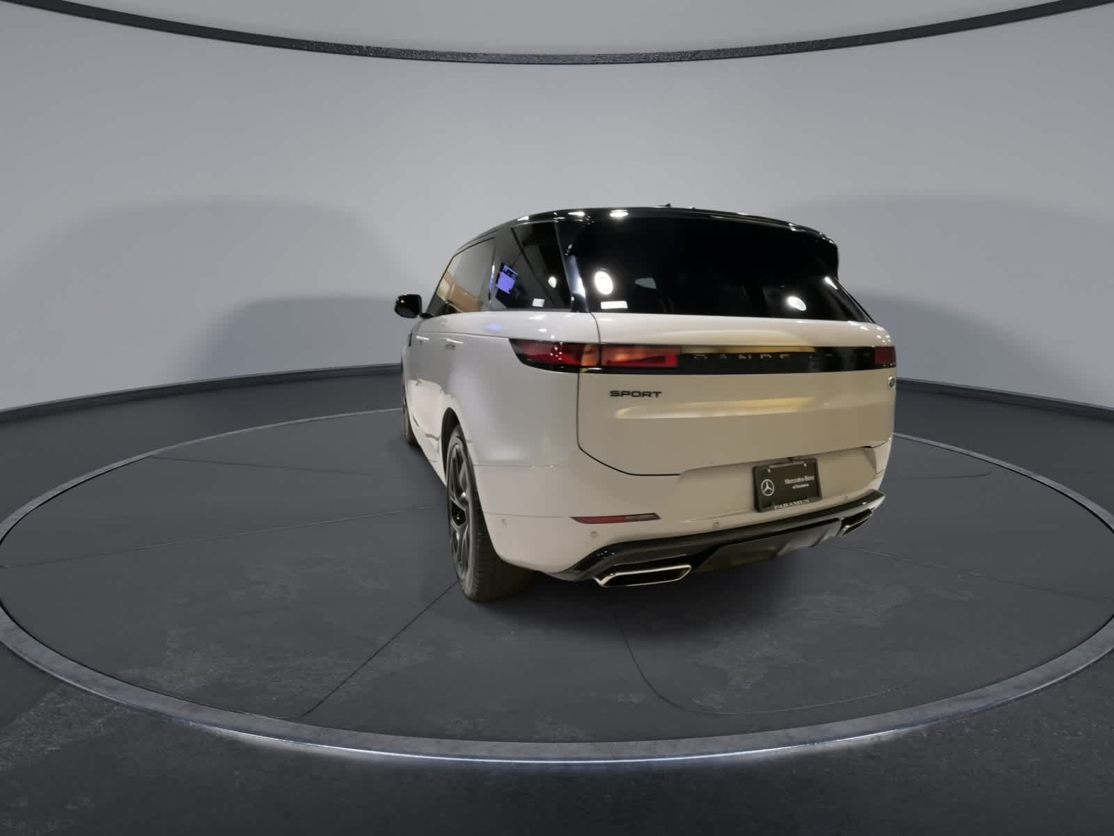 Thumbnail: 2023 Land Rover Range Rover Sport - 9