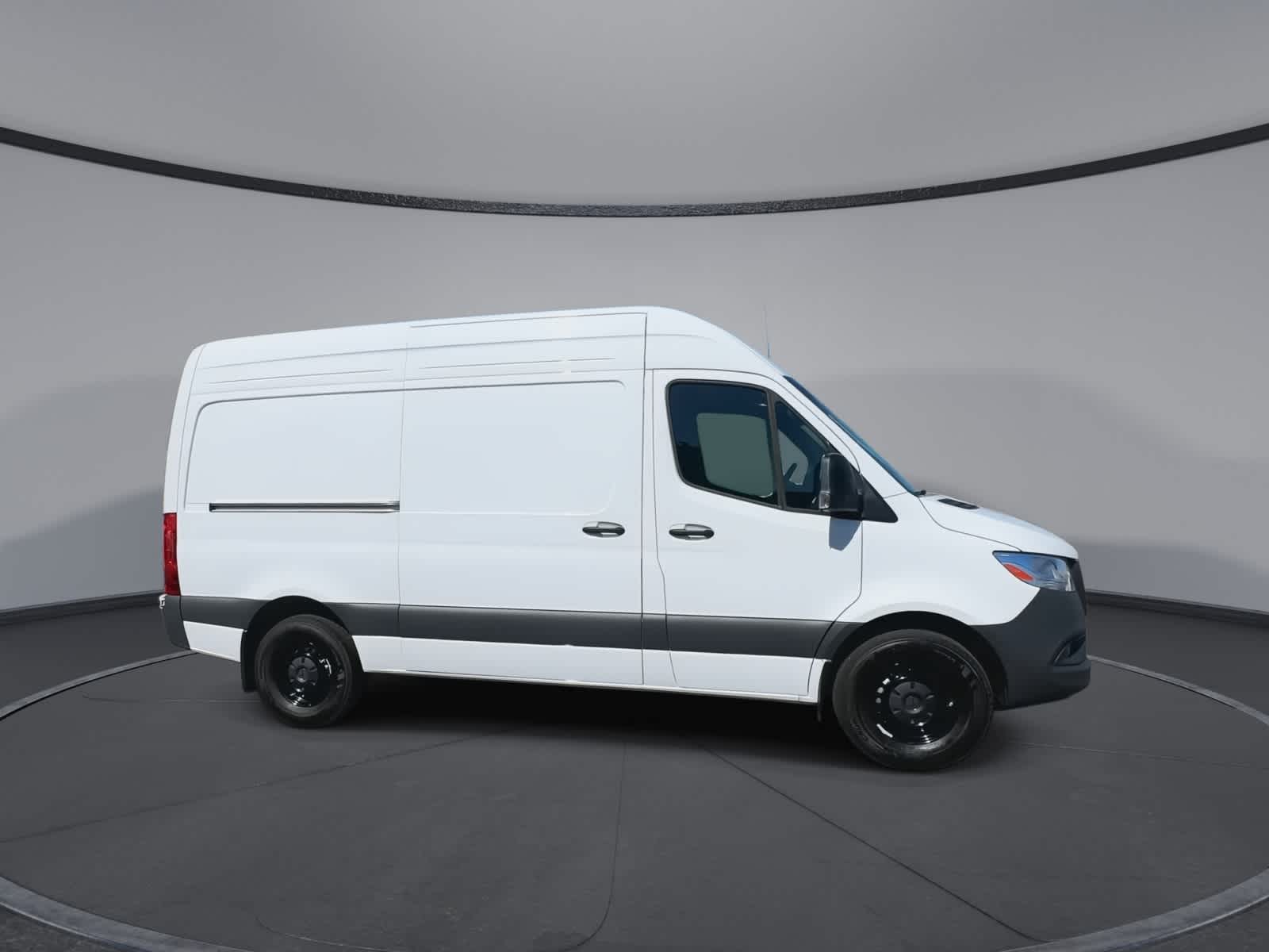 Thumbnail: 2025 Mercedes-Benz Sprinter - 4