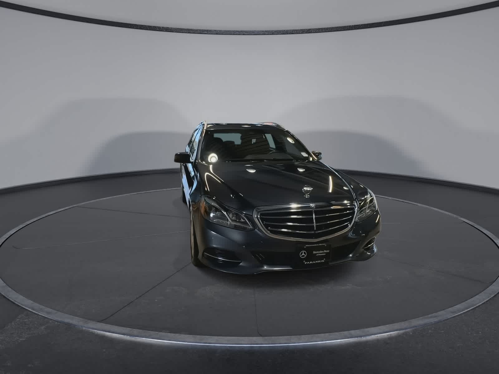 Thumbnail: 2015 Mercedes-Benz E-Class - 3