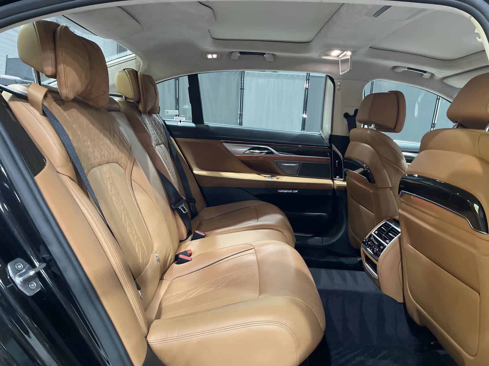 Thumbnail: 2016 BMW 7 Series - 25