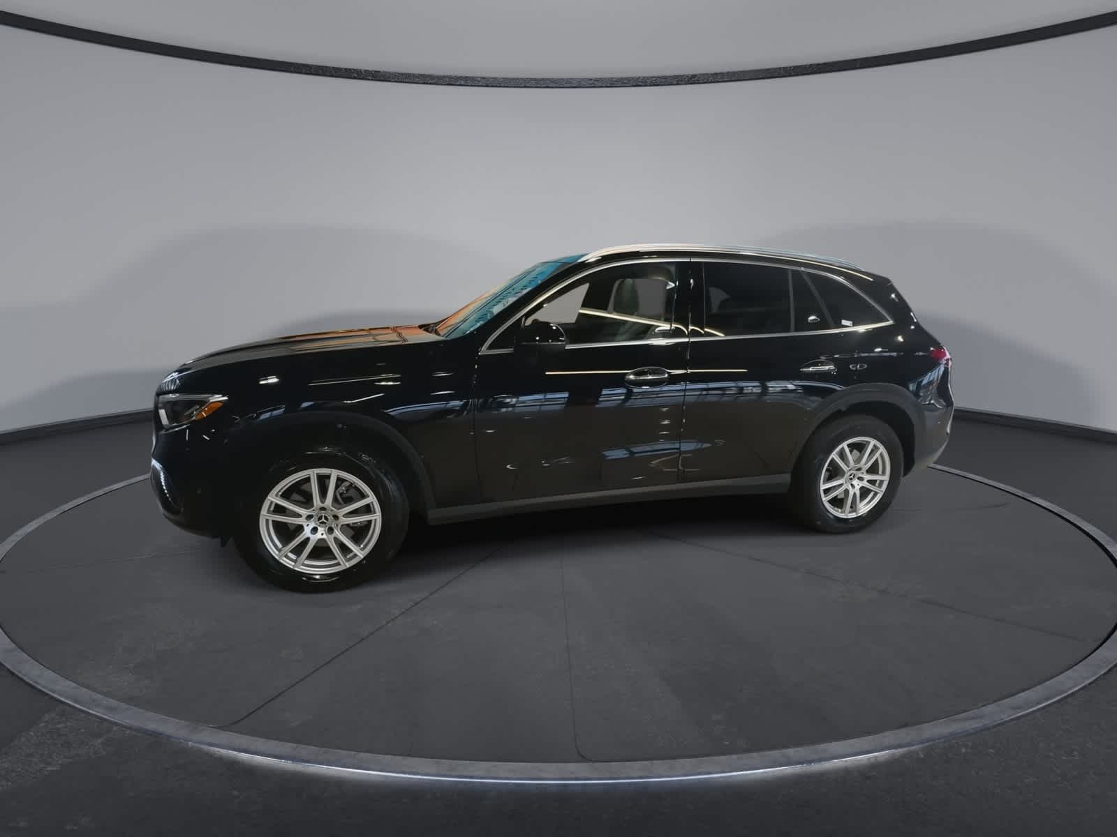 Thumbnail: 2023 Mercedes-Benz GLC - 6