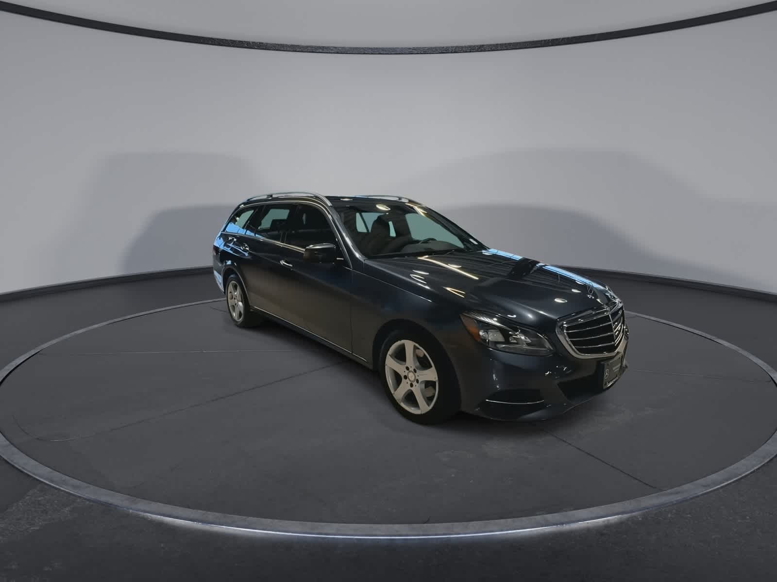 Thumbnail: 2015 Mercedes-Benz E-Class - 2