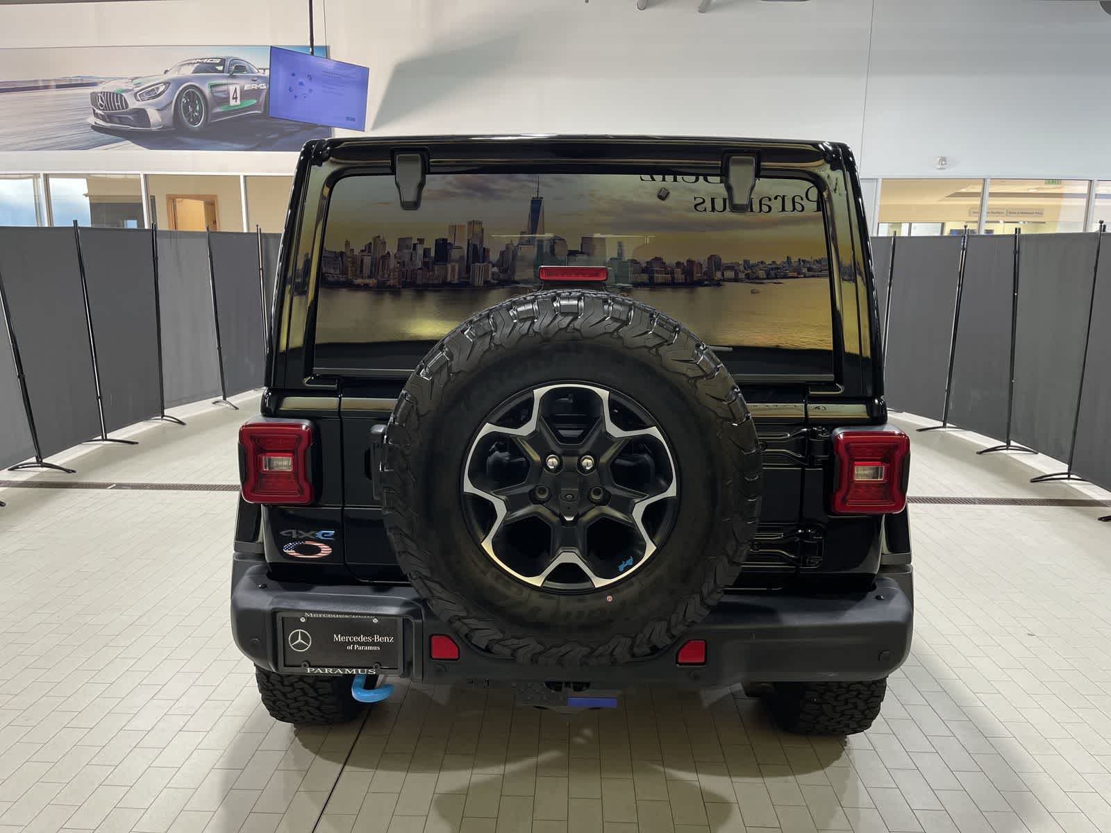 Thumbnail: 2022 Jeep Wrangler - 17