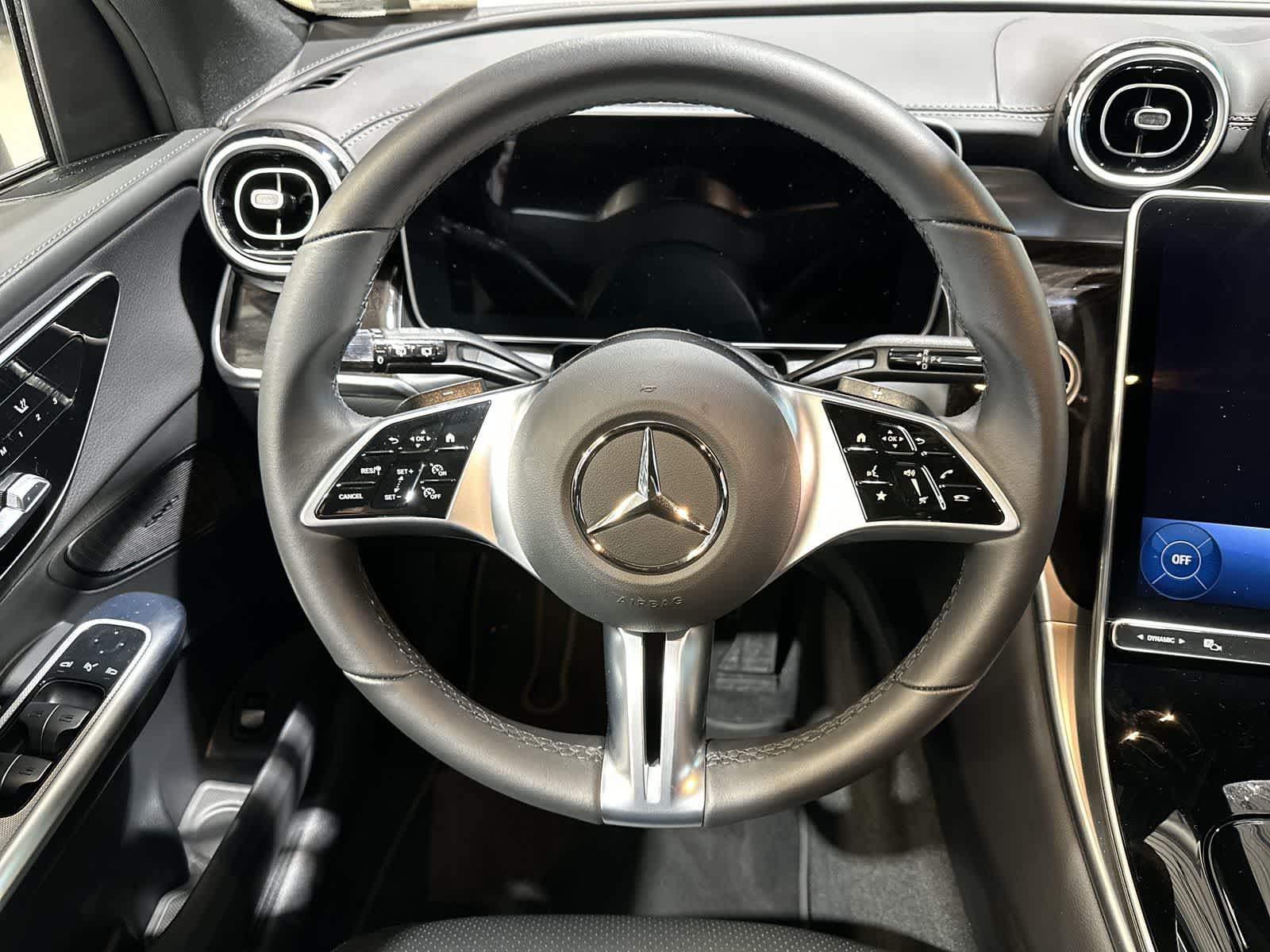 Thumbnail: 2024 Mercedes-Benz GLC - 27