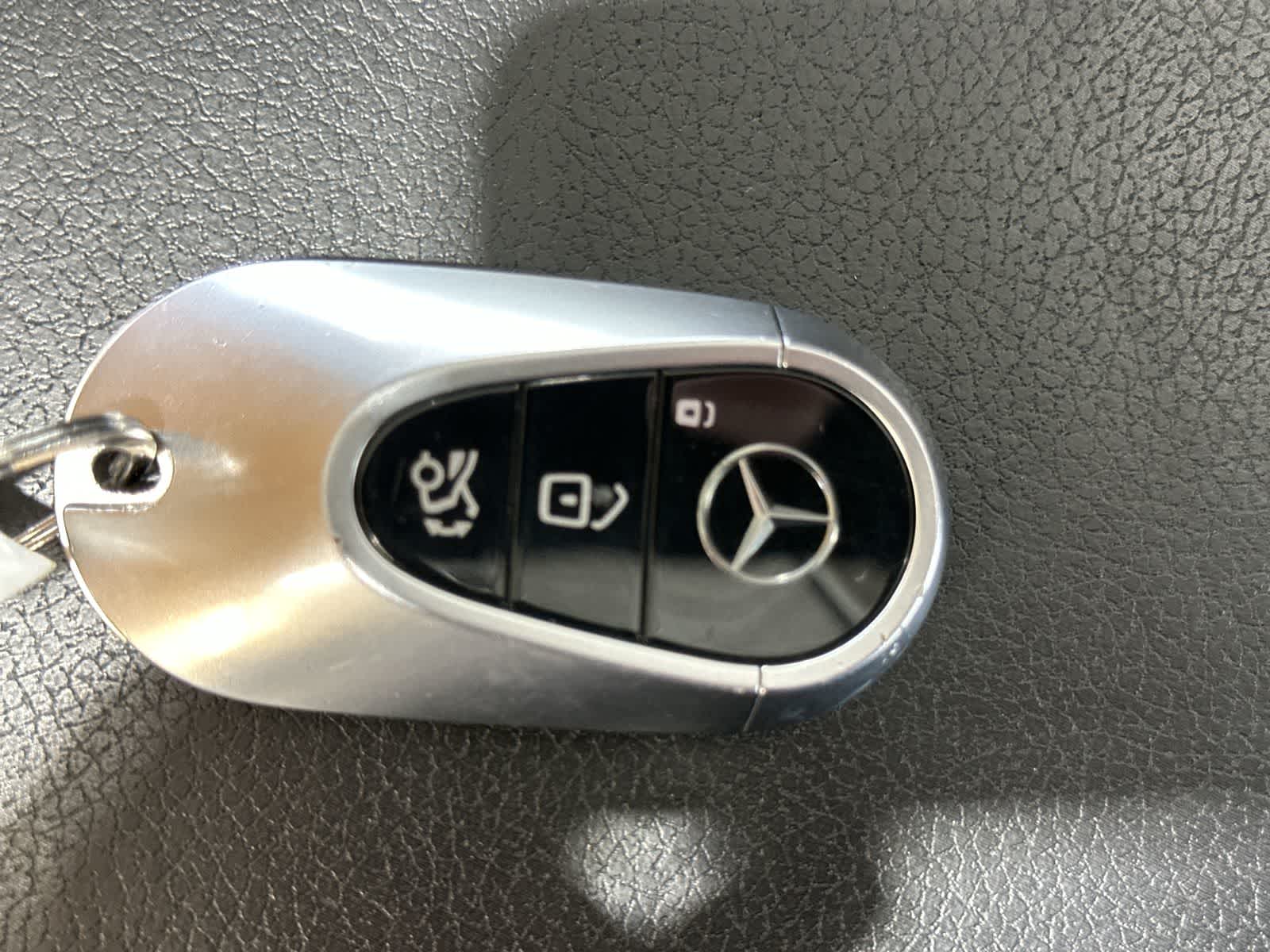 Thumbnail: 2022 Mercedes-Benz S-Class - 32