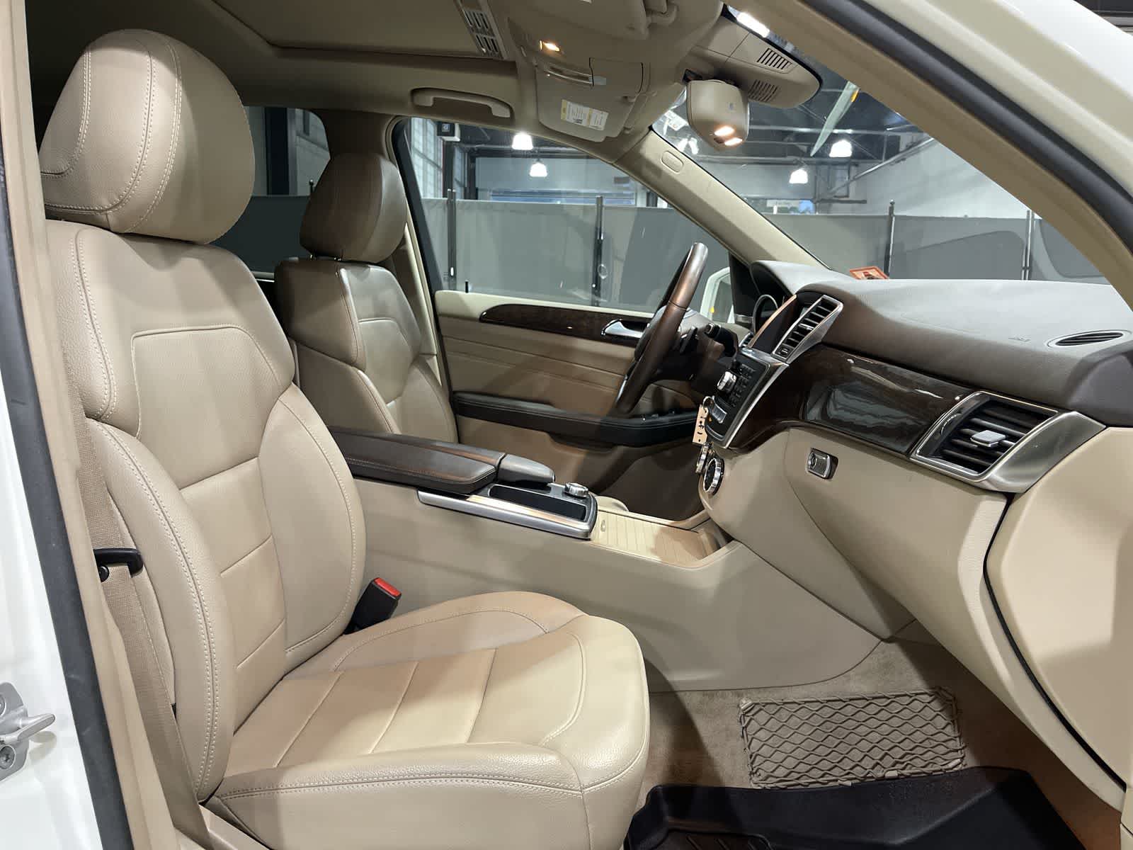 Thumbnail: 2013 Mercedes-Benz M-Class - 26