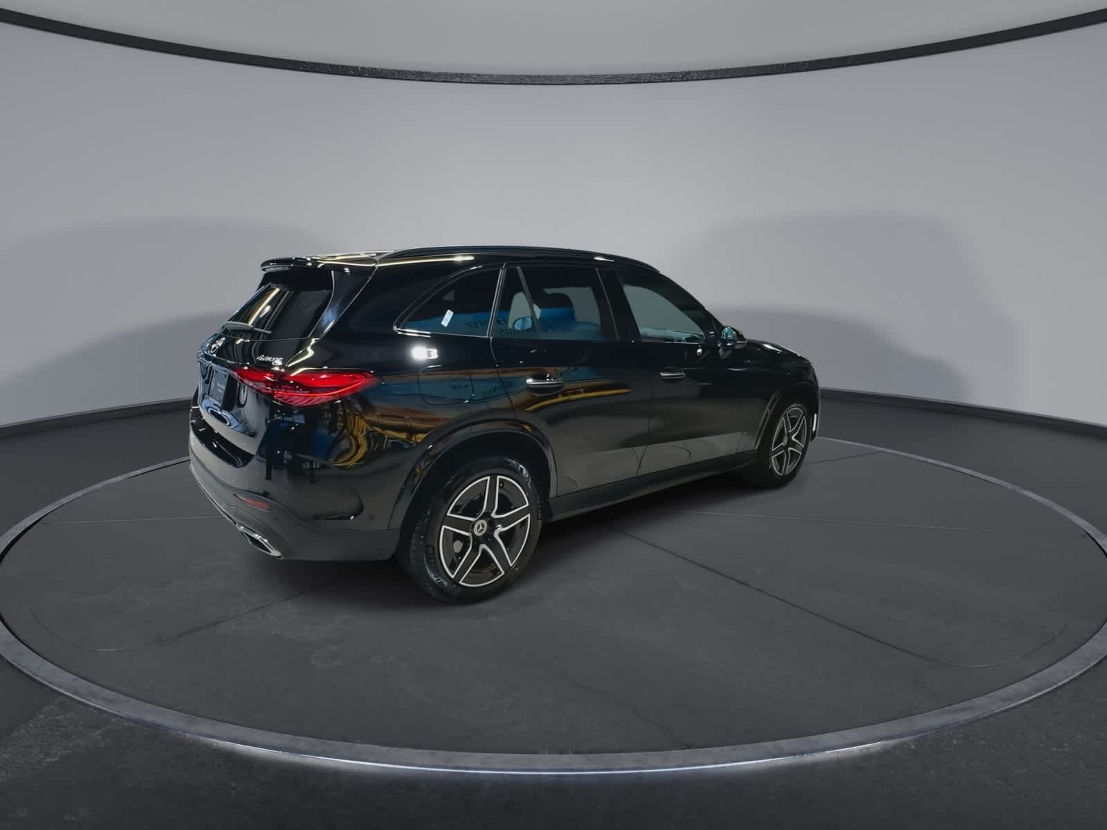 Thumbnail: 2025 Mercedes-Benz GLC - 11