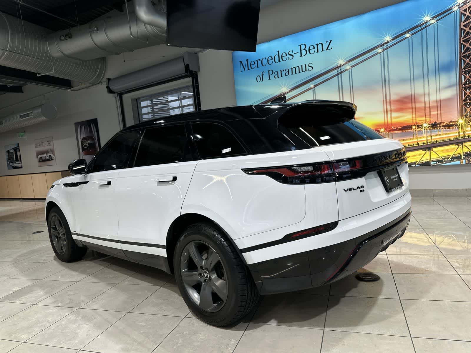 Thumbnail: 2021 Land Rover Range Rover Velar - 16