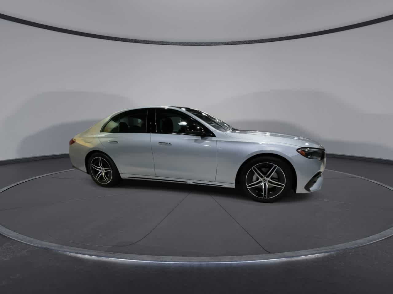 Thumbnail: 2025 Mercedes-Benz E-Class - 3