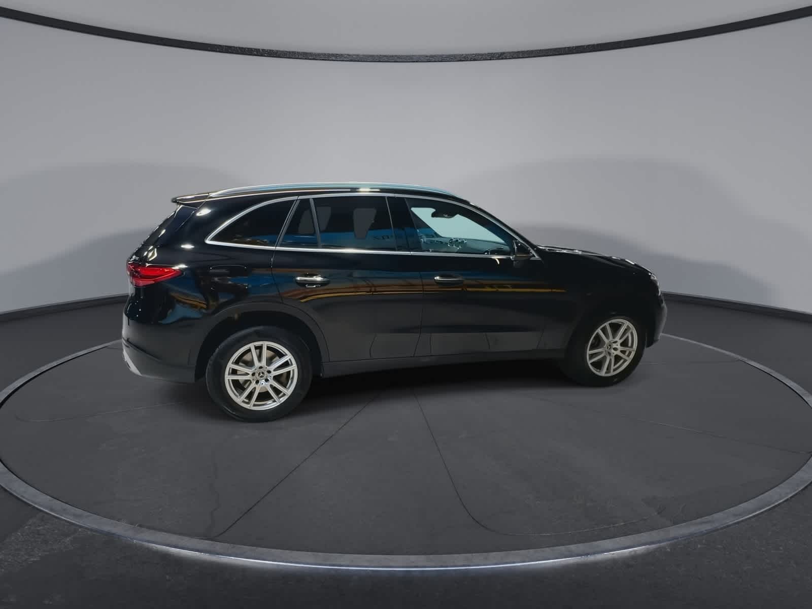 Thumbnail: 2023 Mercedes-Benz GLC - 11