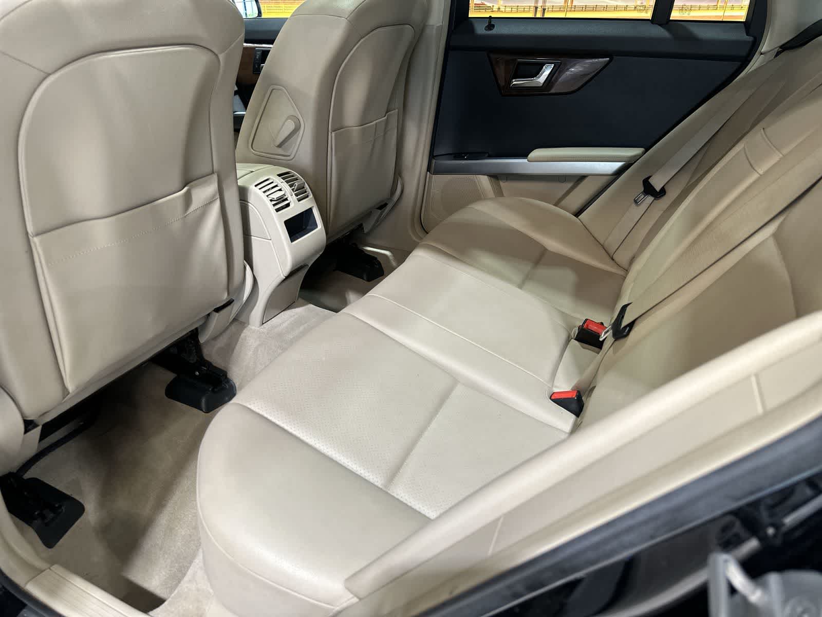 Thumbnail: 2011 Mercedes-Benz GLK - 24