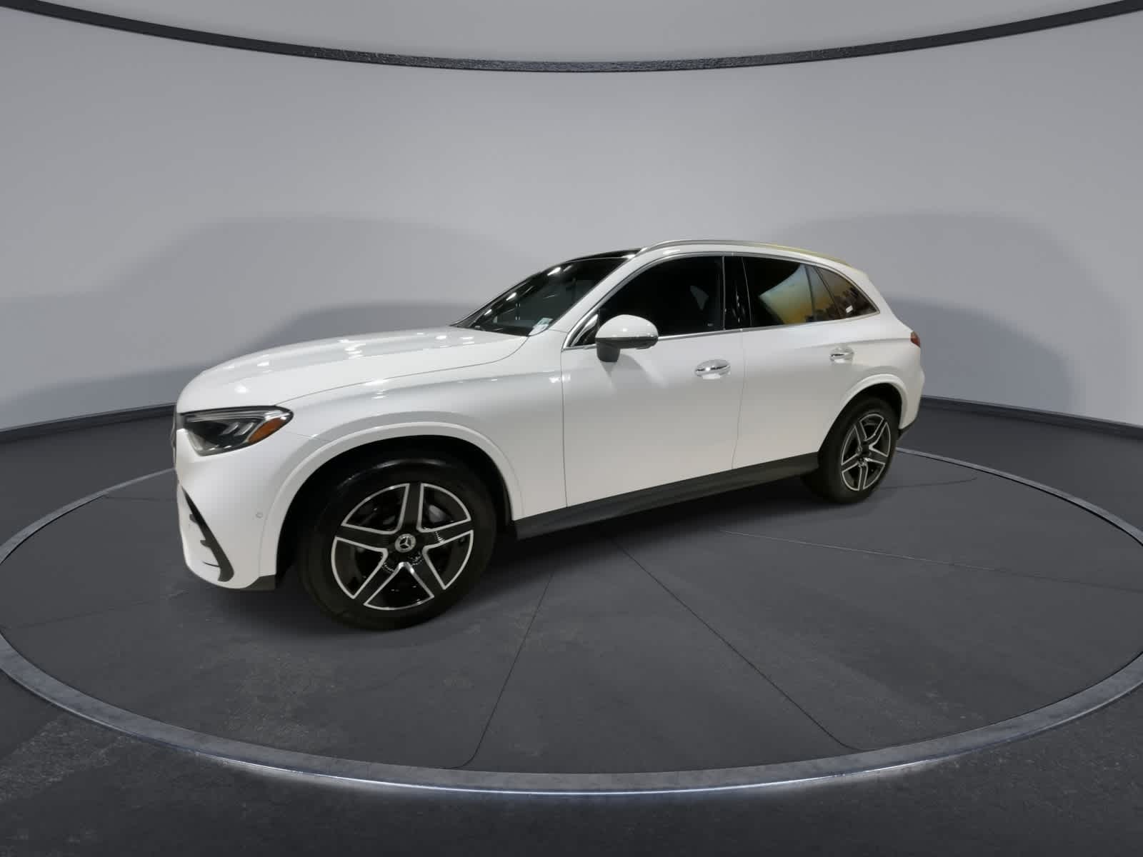 Thumbnail: 2025 Mercedes-Benz GLC - 6