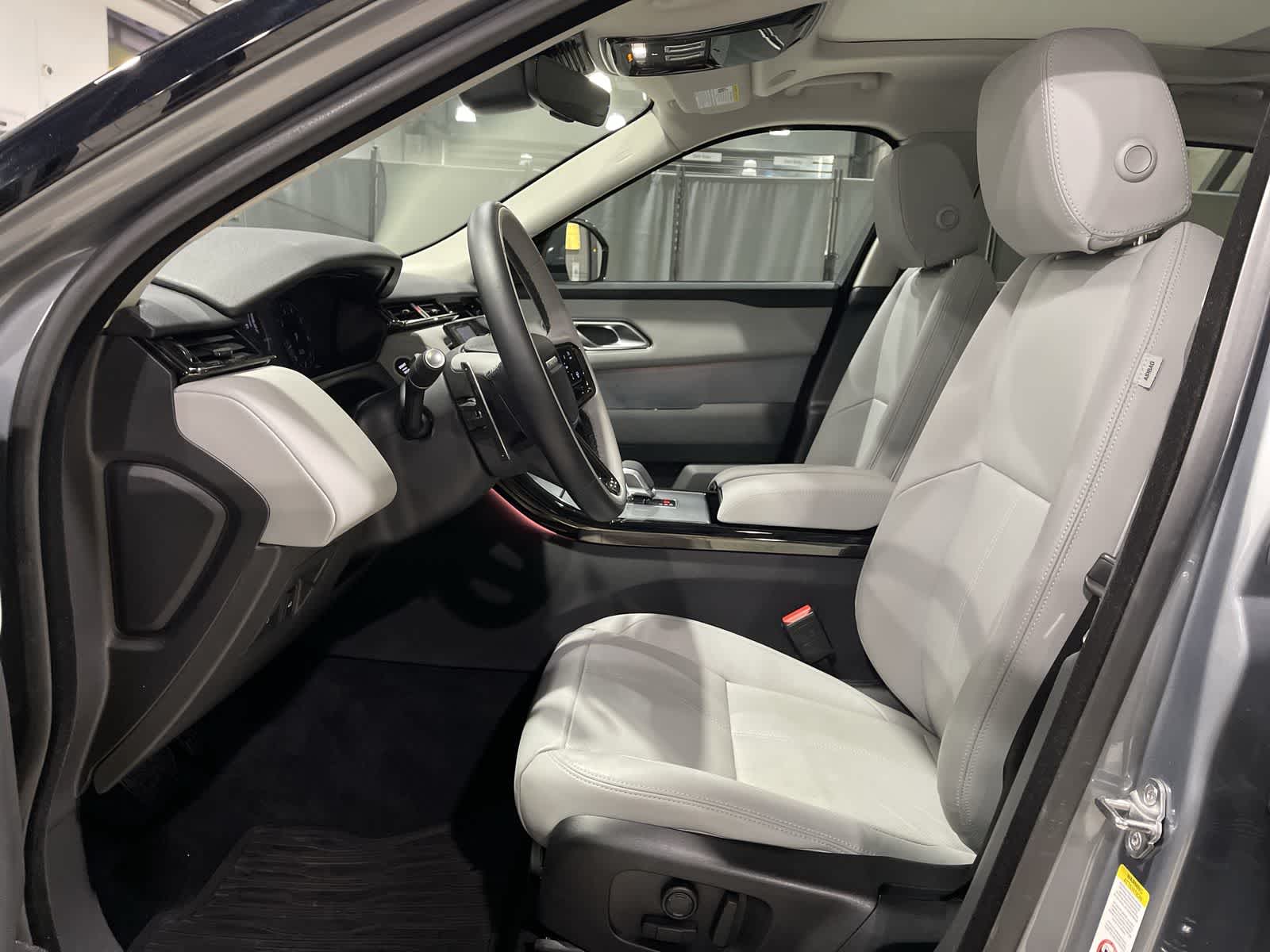 Thumbnail: 2025 Land Rover Range Rover Velar - 23