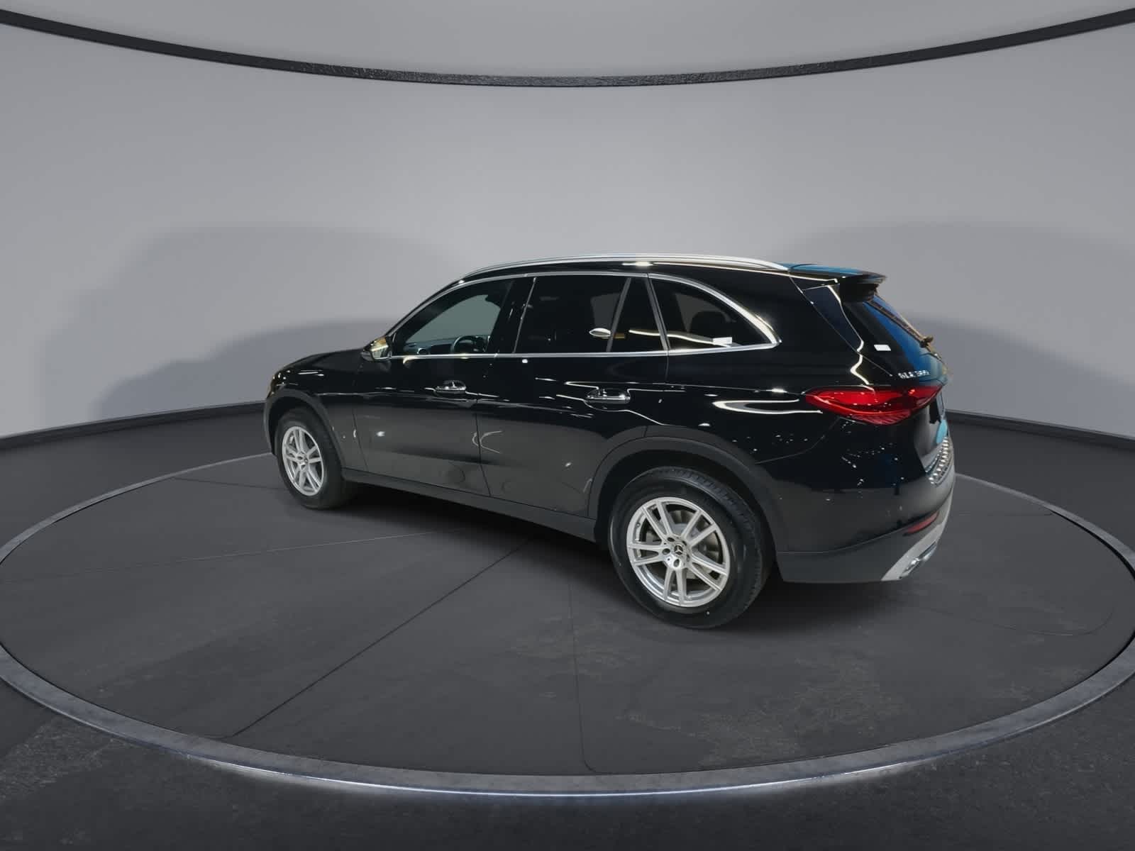 Thumbnail: 2023 Mercedes-Benz GLC - 7