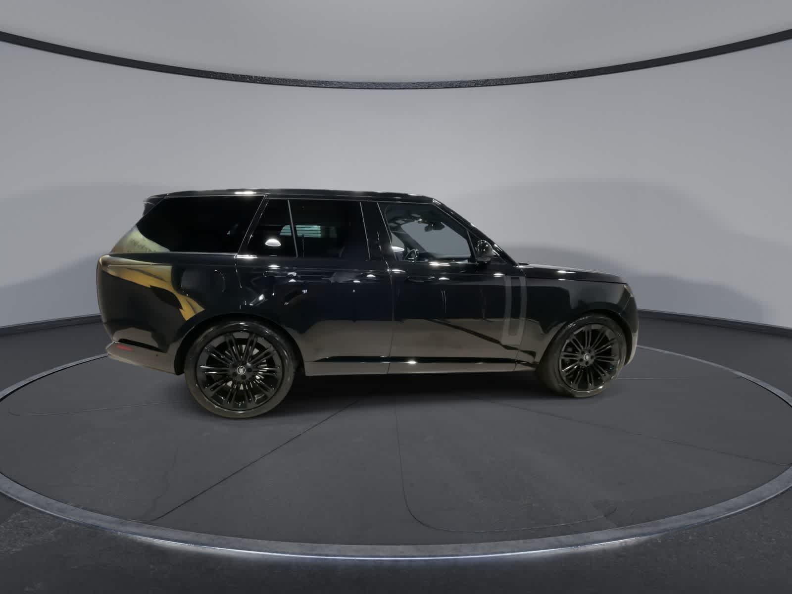 Thumbnail: 2023 Land Rover Range Rover - 13