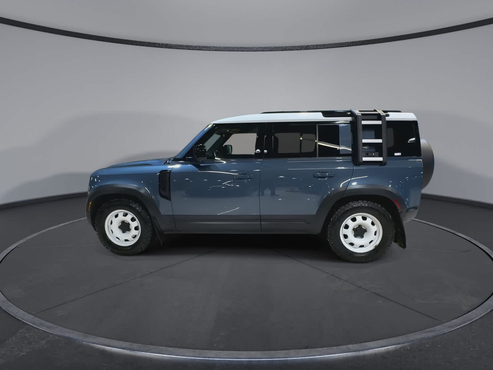 Thumbnail: 2020 Land Rover Defender - 7