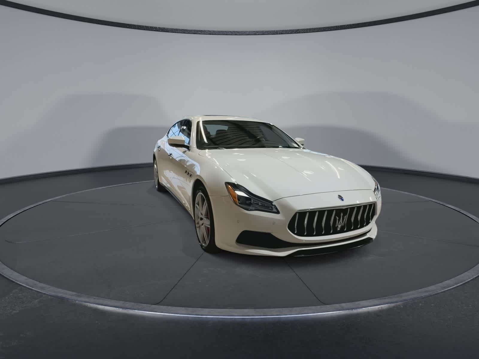 Thumbnail: 2021 Maserati Quattroporte - 3
