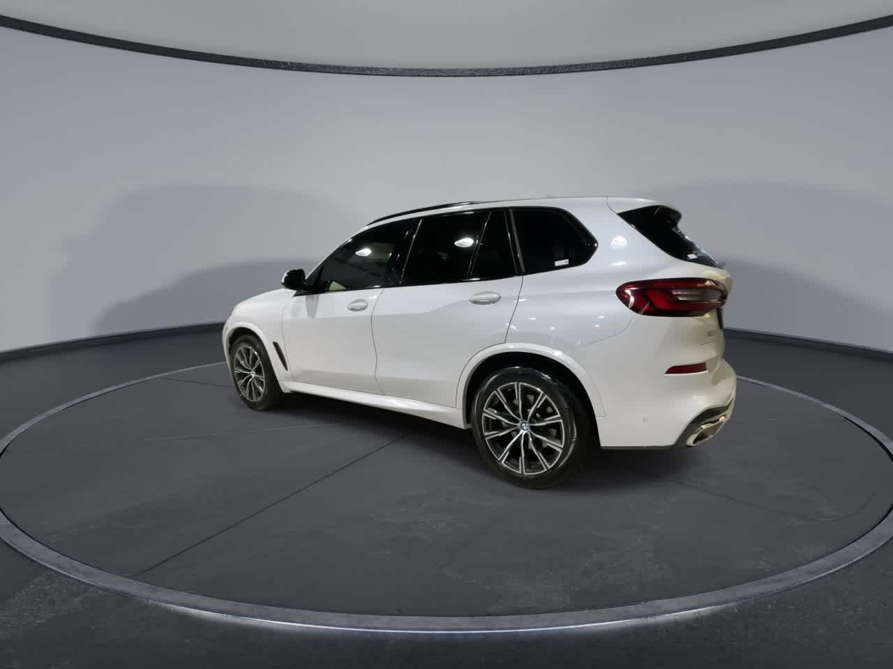 Thumbnail: 2023 BMW X5 - 7