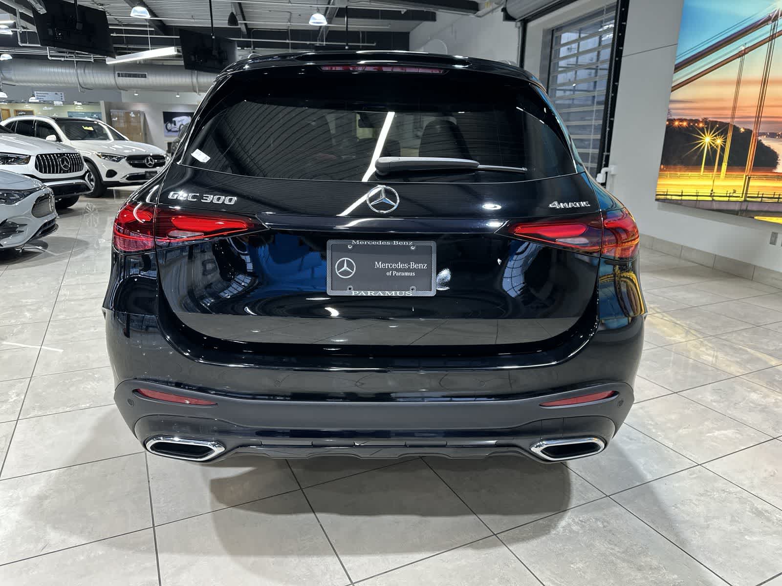 Thumbnail: 2025 Mercedes-Benz GLC - 17