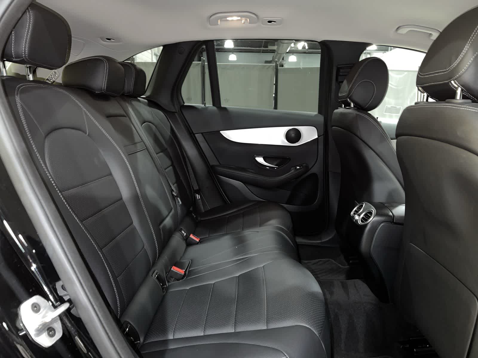 Thumbnail: 2022 Mercedes-Benz GLC - 25