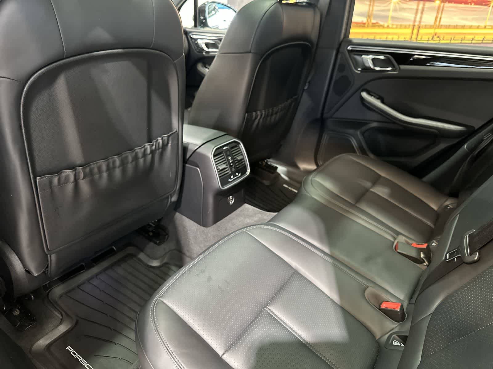 Thumbnail: 2023 Porsche Macan - 24