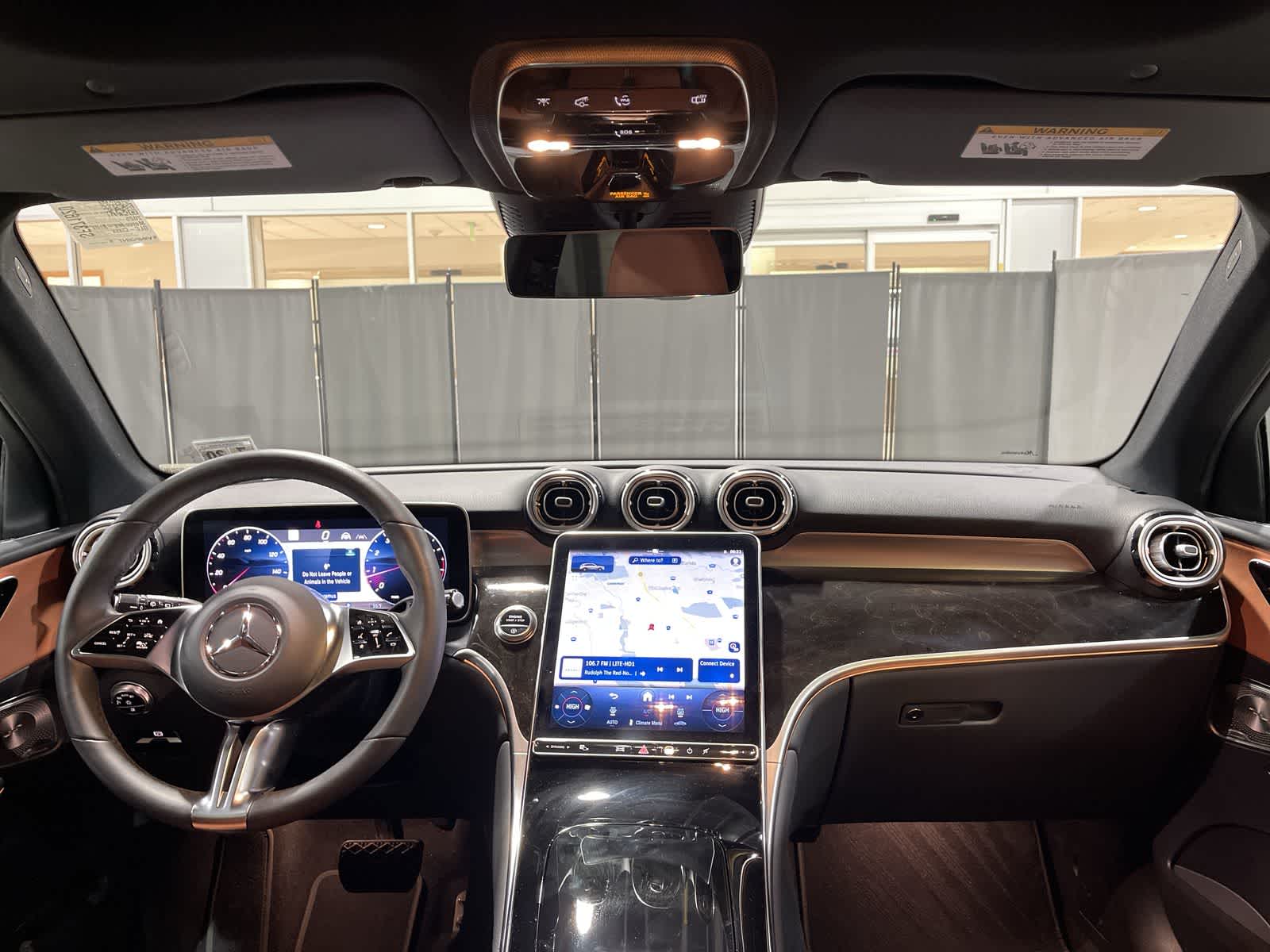 Thumbnail: 2025 Mercedes-Benz GLC - 22